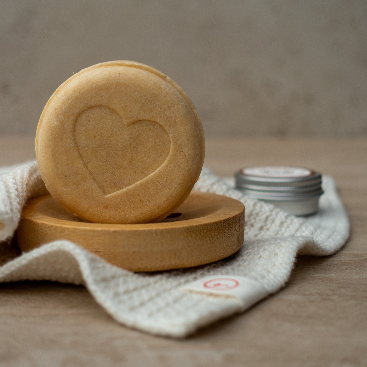 luxury gift box containing indian summer shampoo bar, bamboo draining shampoo bar holder, vanilla lip balm and organic cotton wash cloth made in nz